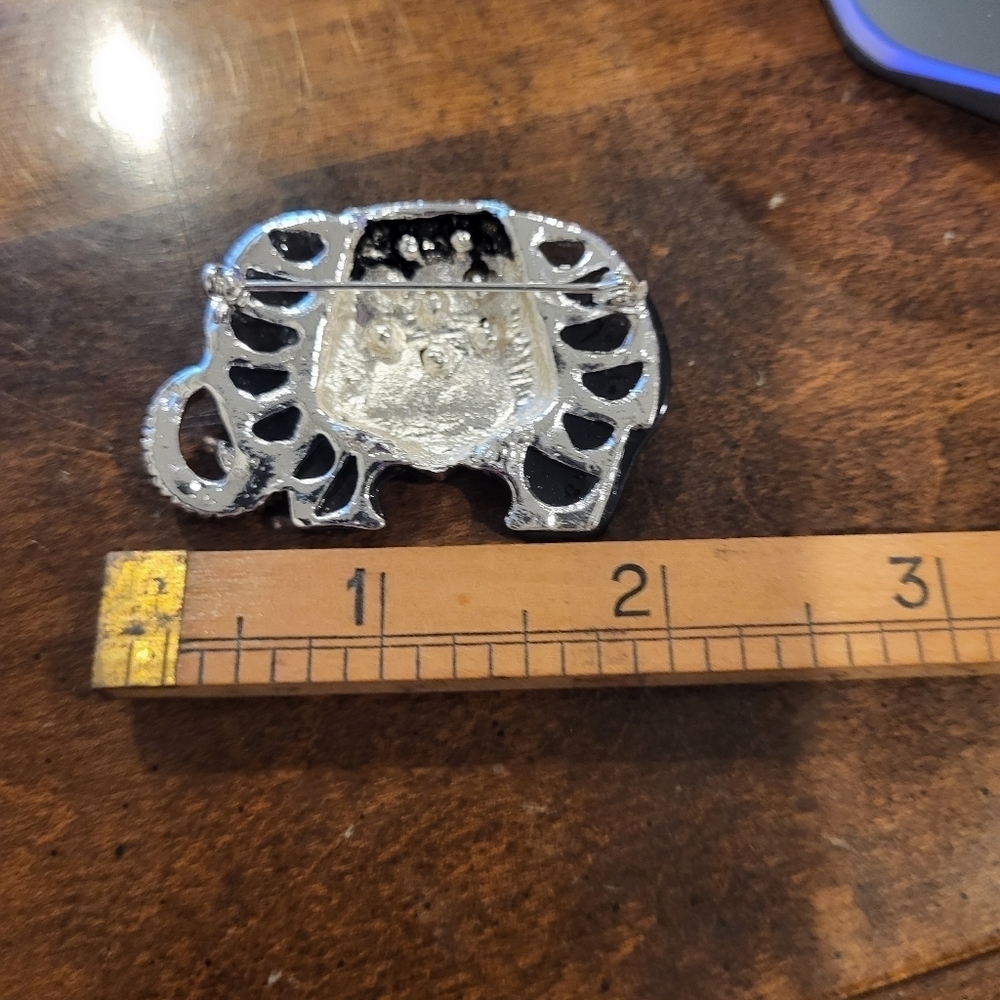 Vintage Silver Toned Rhinestone Elephant Brooch with Blue Stone Eye - Picture 4 of 4